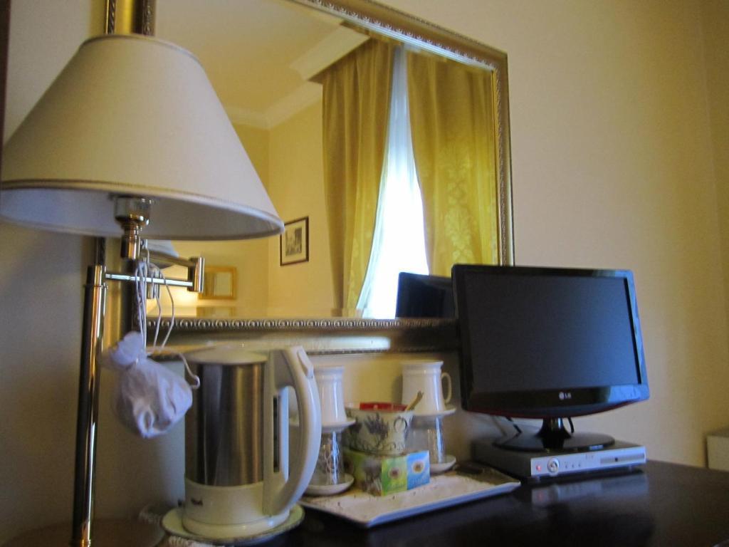 Hotel Villa Castellani Mogliano Habitación foto